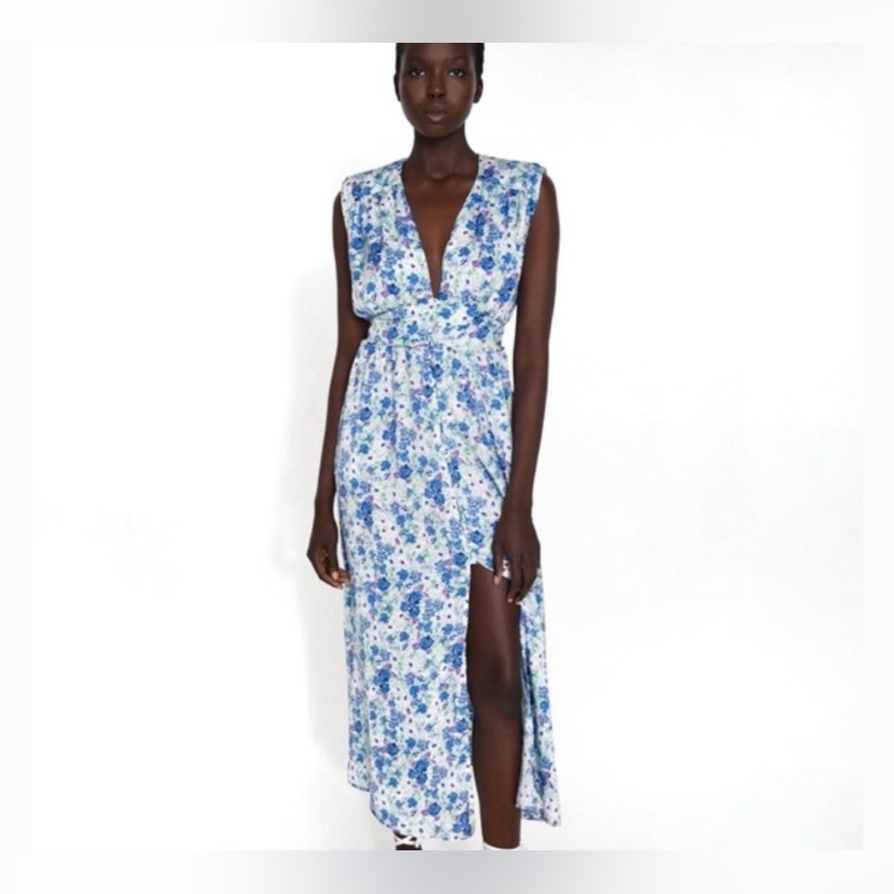 Zara Deep V-Neck Floral Maxi Dress Size Medium
Floral Blue Sleeveless Dress - Picture 5 of 12